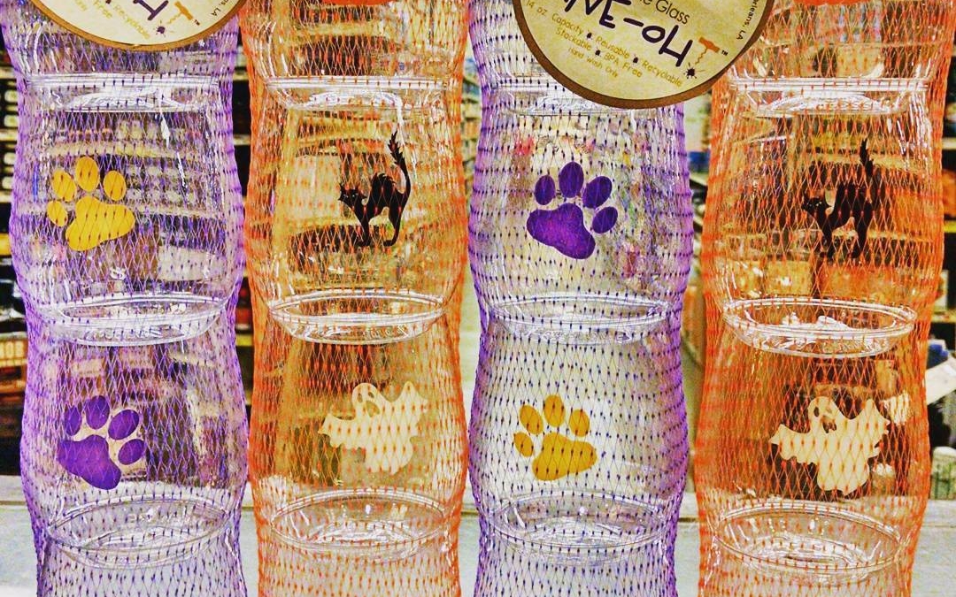 No matter the occasion, Wine-Oh plastic wine glasses are perfection! Available at both locations #wine…