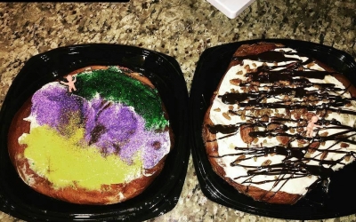 #Repost @cancankaren ・・・ First #kingcakes of the #carnival season! @calandrosmkt #raspberry #creamcheese #chocolate #vodka (yes…