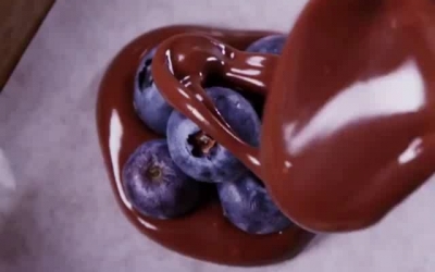 We just couldn’t resist a repost on this. Man those look simple and good! #blueberryclusters…