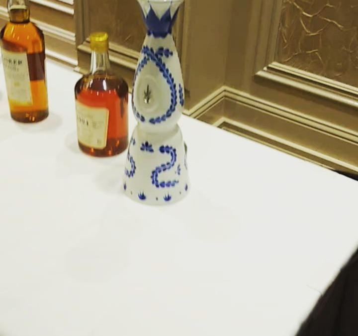 We’re ready for @csgbr #chefsshowcase and the #OnTheRocks private whiskey room. T-minus 10 minutes ’til…