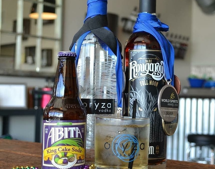 Just reposting a parade-side gem. Easy-peasy #lalocal, #mardigras-in-a-cup. … Repost from @dpdistillers: The “Mardi Gras…