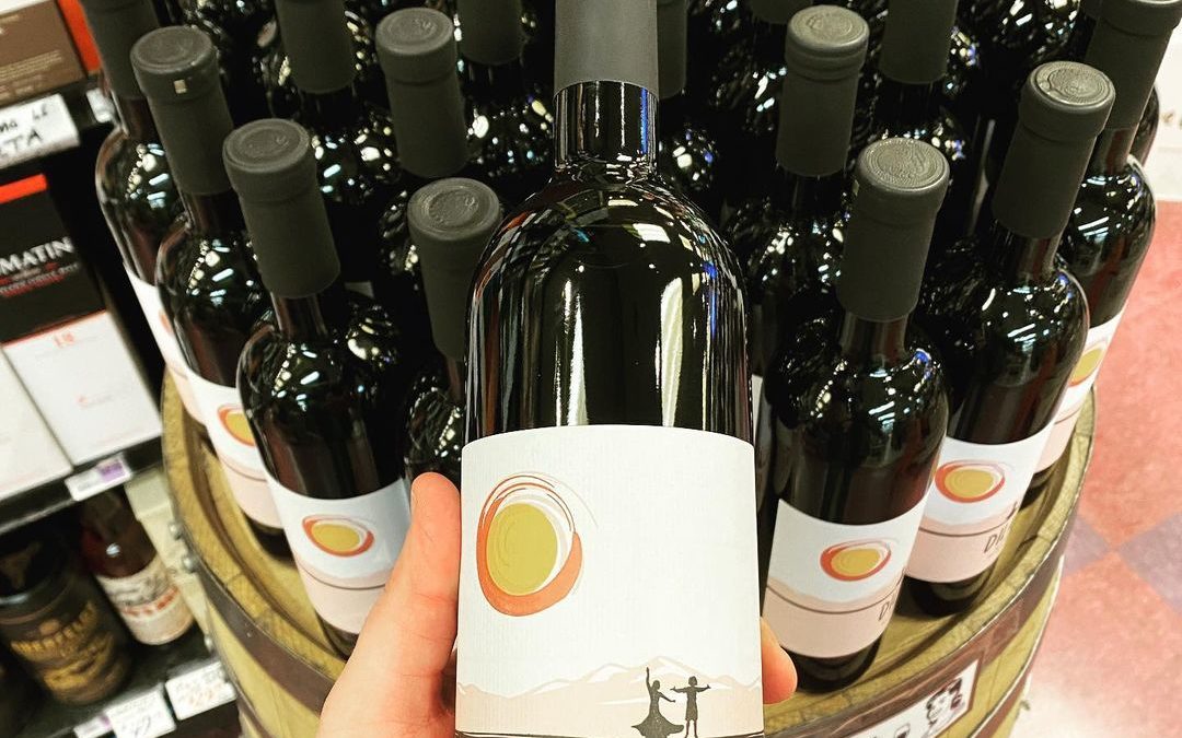 Come checkout our last #wineofthemonth for the year! This is an unfiltered Saper…