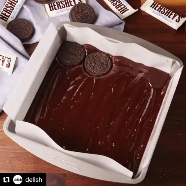 #stop #juststop #nowords #justhashtags #absolutelyglorious #cookiesncream #oreomg #canyousaymilkwithyourbrownies #w #h #a #t #?!??! #Repost @delish…