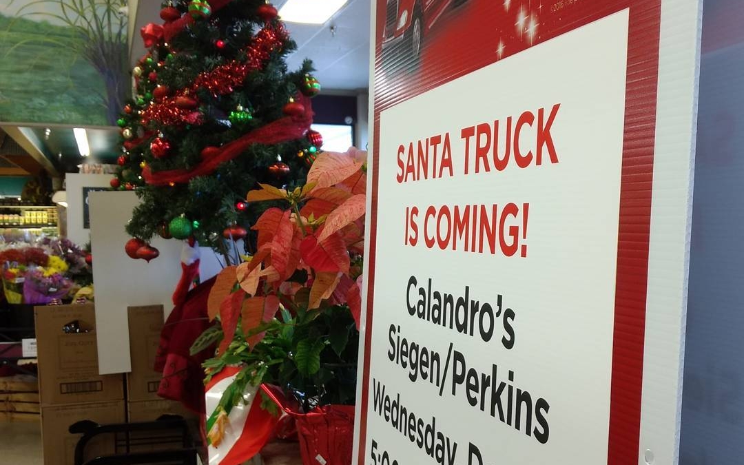 Don’t forget…Santa is coming to Calandro’s Perkins from 5p-6p THIS EVENING with his @cocacola #sleigh!…