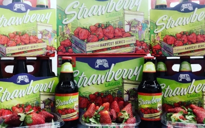 ????????????????????????????????????????Grab a six pack of @abitabeer Strawberry Lager and pair it with some fresh #LouisianaStrawberries…