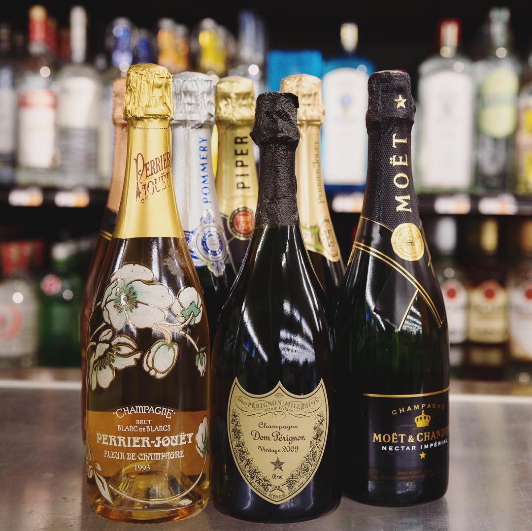 Still need to pick up some #bubbles for your NYE festivities ?!? We’re open and…