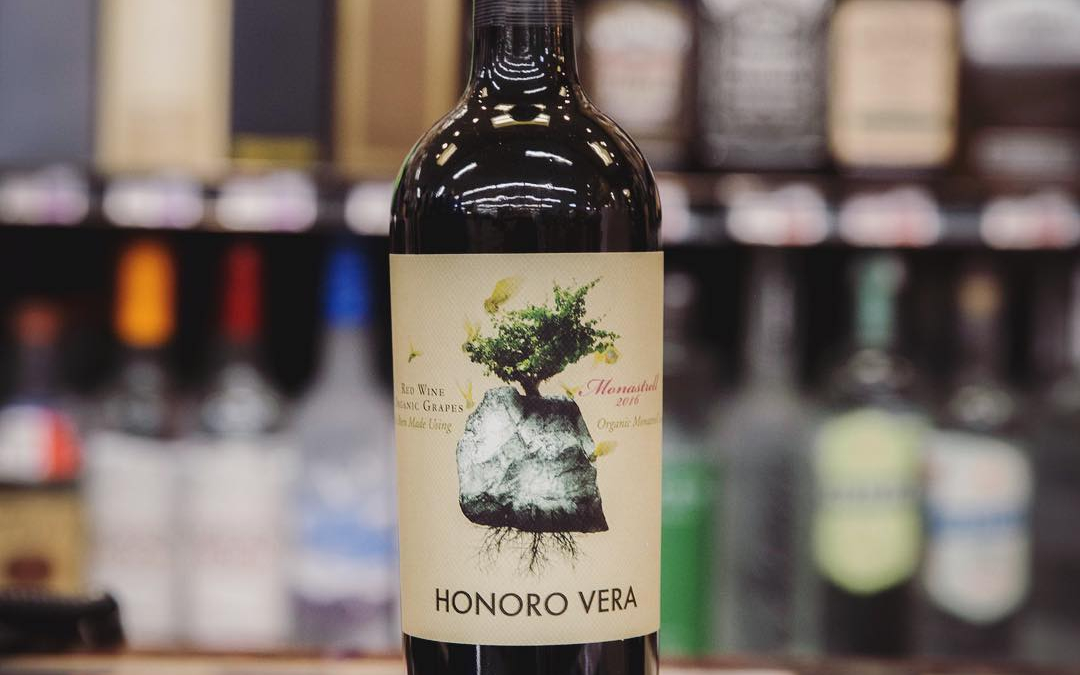 It’s the first installment of #wineofthemonth for 2019 🎉 and this Honera Vera Spanish red…